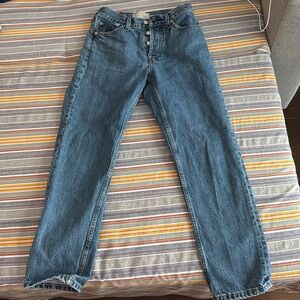 Everlane 90s cheeky jeans in vintage blue color